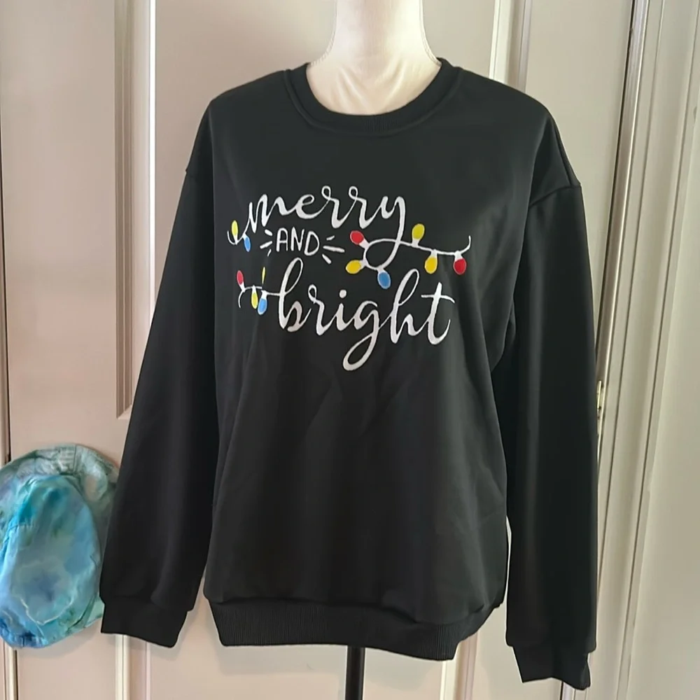 Womens Christmas Sweater Merry and bright sz L NWOT